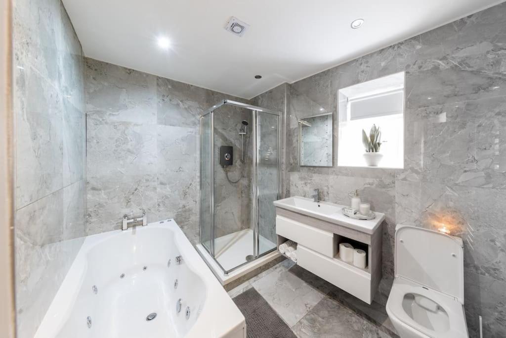 Luxury, Open Plan Apartment Bradford  Exterior photo