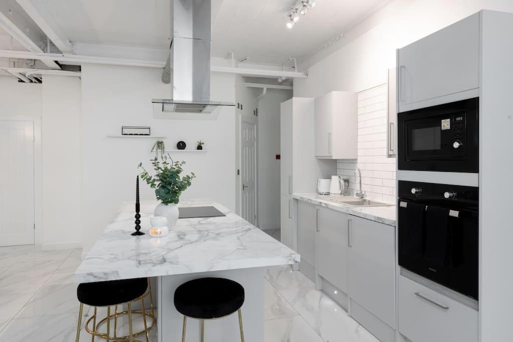 Luxury, Open Plan Apartment Bradford  Exterior photo